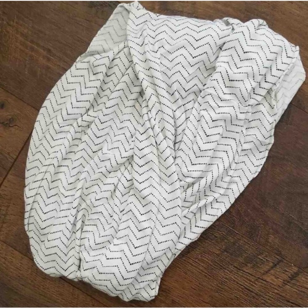 Gap scarf